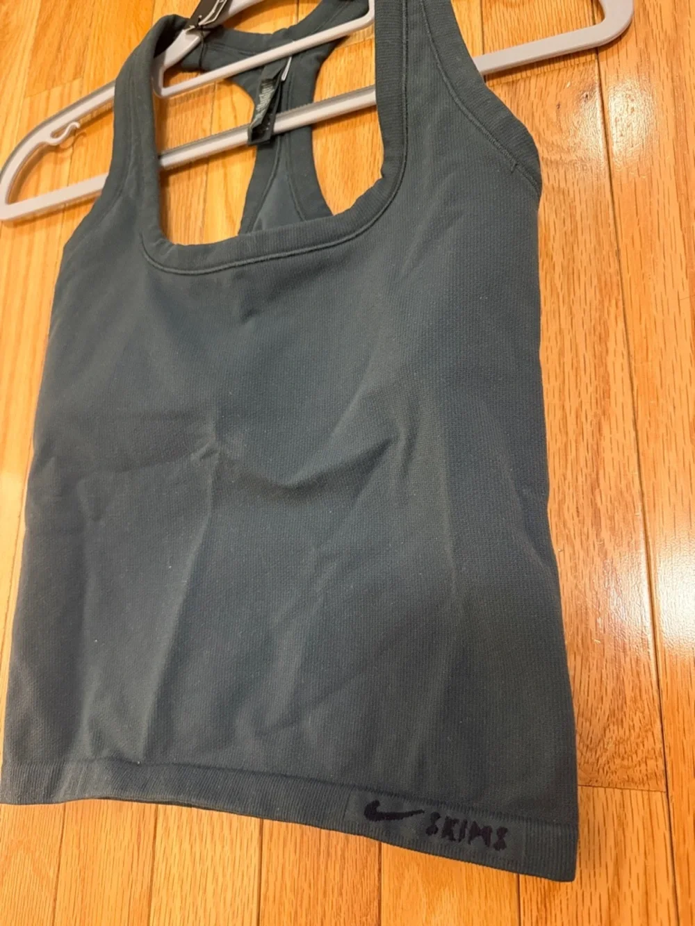Skims Nike Performance Racerback Tank - Picture 3 of 3